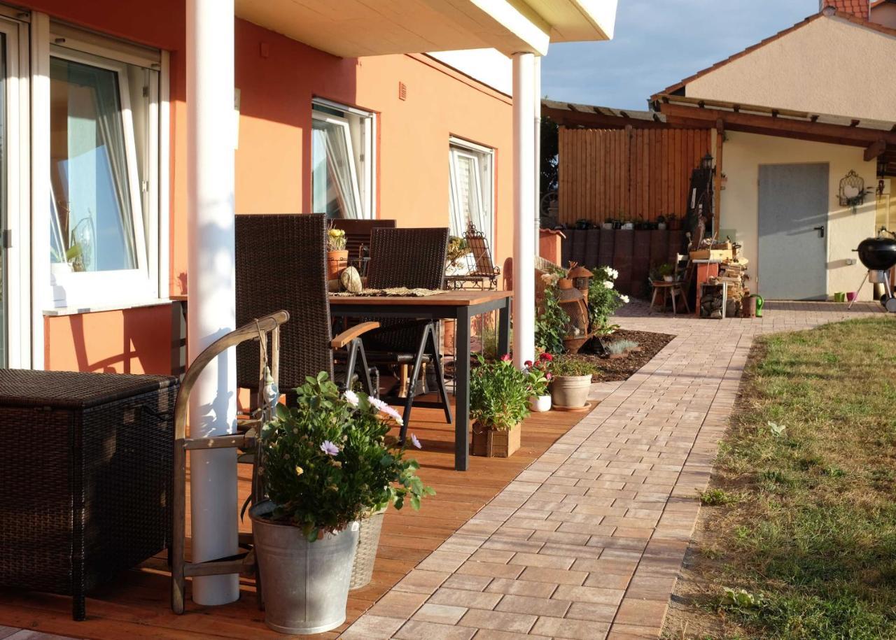 Ferienwohnung Im Paradies Momlingen Exterior foto